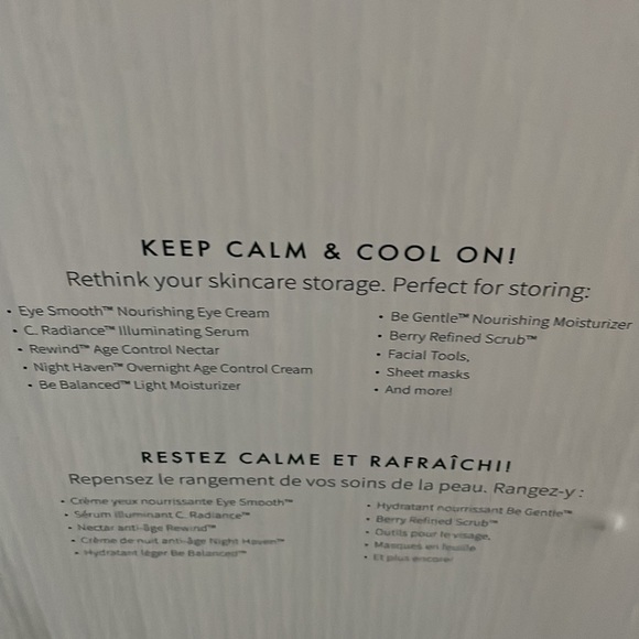 💕SOLD💕 Monat Skincare Mini Beauty Fridge - Picture 7 of 8